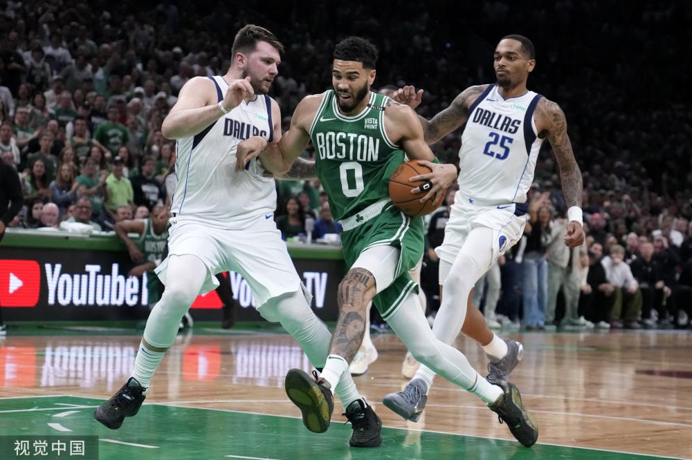 “打卡”亚冬专线（走向亚冬会）人民日报.